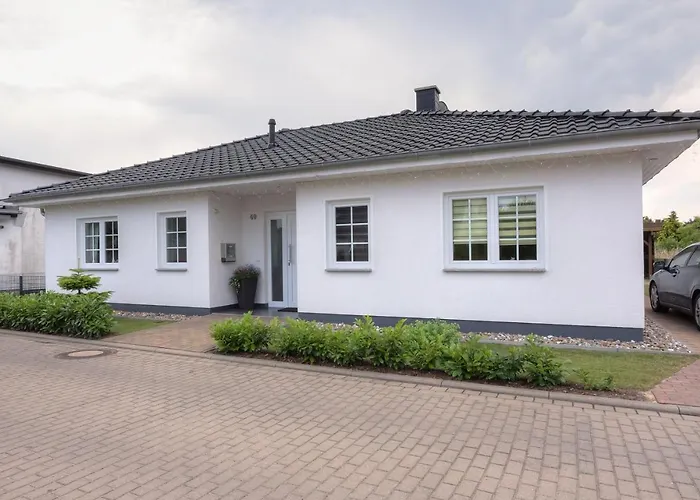 - Am Deich Ferienhaus *
